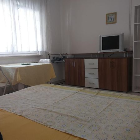 Beach Apartments Nemira Omiš Eksteriør bilde