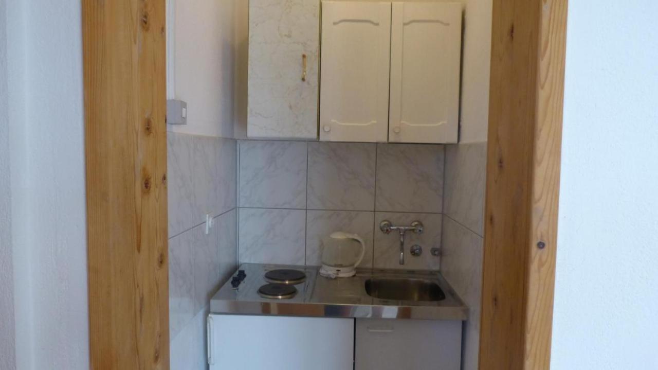 Beach Apartments Nemira Omiš Eksteriør bilde