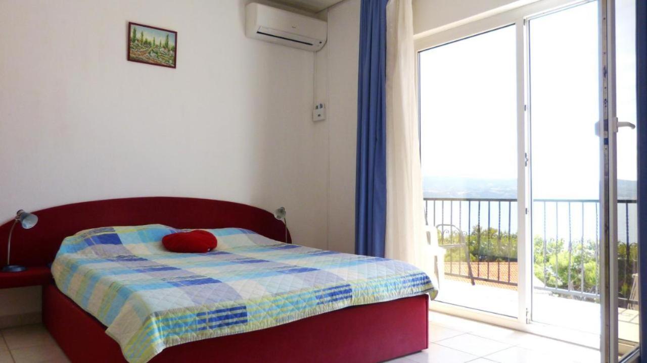 Beach Apartments Nemira Omiš Eksteriør bilde