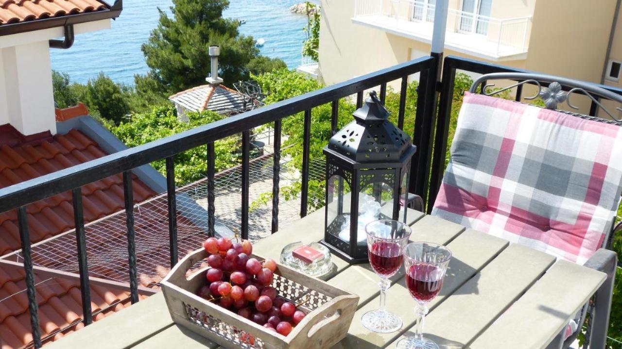 Beach Apartments Nemira Omiš Eksteriør bilde