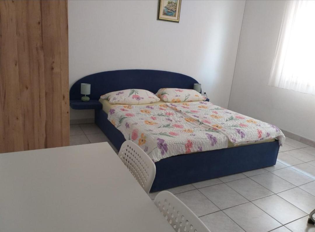 Beach Apartments Nemira Omiš Eksteriør bilde