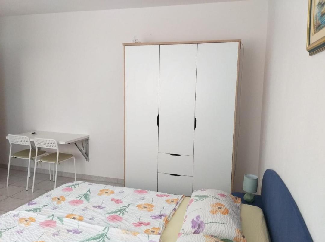 Beach Apartments Nemira Omiš Eksteriør bilde